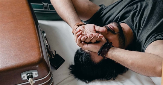 Ragazzo con disturbi del sonno Ragazzo con disturbi del sonno