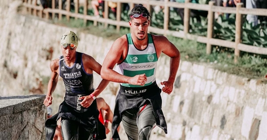 Atleti di triathlon integrano sodio e cloro Atleti di triathlon integrano sodio e cloro